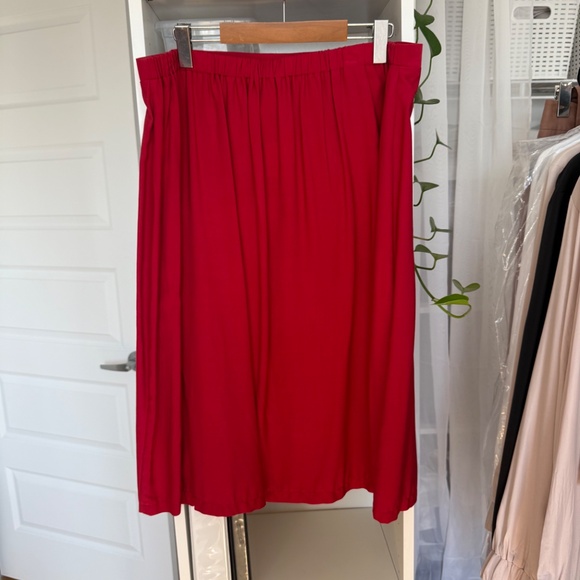 Red Skirt VALERIE C. - Picture 2 of 5